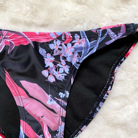 3/$25 NWT Liquid String Bikini Bottom - Picture 4 of 6